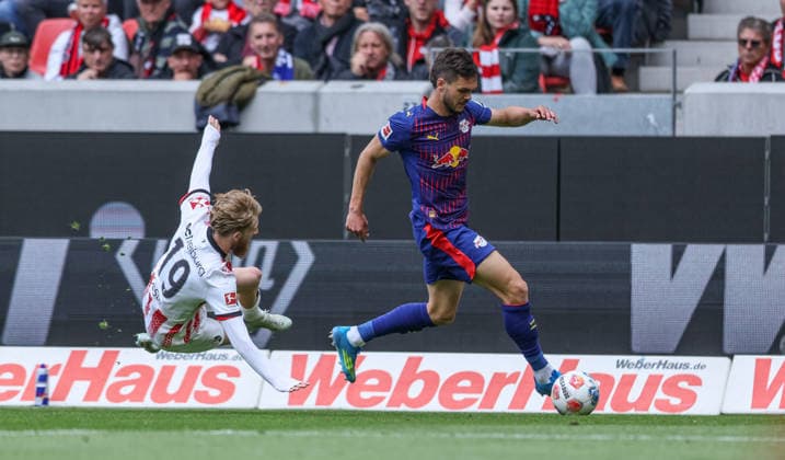 GER, Freiburg, SC Freiburg vs RB Leipzig, Bundesliga, Football, DFB, Season 2025 2026, Europa Park Stadium, 34 Matchday in the picture from l Jan Niklas Beste SC Freiburg 19 , Max Finkgräfe RB Leipzig 35 DFB DFL REGULATIONS PROHIBIT ANY USE OF PHOTOGRAPHS AS IMAGE SEQUENCES AND OR QUASI VIDEO, 16 05 2026 Copyright: HMBxMedia HendrikxHamelau
