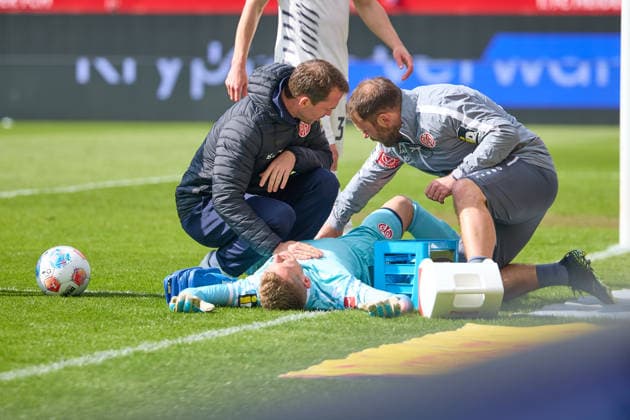 Daniel Batz 1 FSV Mainz 05, 33 is injured on the ground GER, 1 FC Heidenheimn vs FSV Mainz 05, Football, Men, 1 Bundesliga, Matchday 34, Season 2025 2026, 16 05 2026 DFL, DFB regulations prohibit any use of photographs as image sequences and or quasi video GER, 1 FC Heidenheimn vs FSV Mainz 05, Football, Men, 1 Bundesliga, Matchday 34, Season 2025 2026, 16 05 2026 Heidenheim Copyright: xEibner-Pressefoto GeraldxOelze-dexStoppanyx EP_ODS