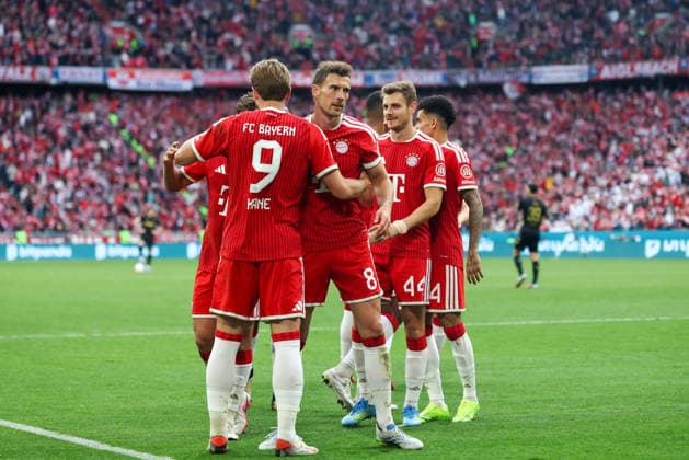 Celebration for the goal to 4 1 by Harry Kane FC Bayern Muenchen, 09 , his 3 goal in the match, Leon Goretzka FC Bayern Muenchen, 08 cheers with, GER, FC Bayern Muenchen vs 1 FC Koeln, Football, Bundesliga, Matchday 34, Season 2025 2026, 16 05 2026, DFL DFB REGULATIONS PROHIBIT ANY USE OF PHOTOGRAPHS as IMAGE SEQUENCES and or QUASI VIDEO, GER, FC Bayern Muenchen vs 1 FC Koeln, Football, Bundesliga, Matchday 34, Season 2025 2026, 16 05 2026 Muenchen Copyright: xEibner-Pressefoto JennixMaulx EP_JML