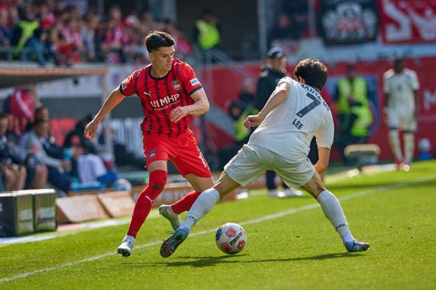Duel between Mathias Honsak 1 FC Heidenheim, 17 and Jae Sung Lee 1 FSV Mainz 05, 07 GER, 1 FC Heidenheimn vs FSV Mainz 05, Football, Men, 1 Bundesliga, 34 Matchday, Season 2025 2026, 16 05 2026 DFL, DFB regulations prohibit any use of photographs as image sequences and or quasi video GER, 1 FC Heidenheimn vs FSV Mainz 05, Football, Men, 1 Bundesliga, 34 Matchday, Season 2025 2026, 16 05 2026 Heidenheim Copyright: xEibner-Pressefoto GeraldxOelze-dexStoppanyx EP_ODS