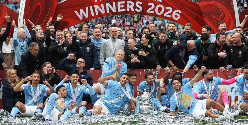. - Chelsea v Manchester City, The Emirates FA Cup Final 2026, Wembley Stadium, London, England, 16th May 2026. Daniel Weir Crystal Pix Manchester City holds aloft The Emirates FA Cup Trophy in celebration after winning the 2026 FA Cup Final. - Chelsea v Manchester City, The Emirates FA Cup Final 2026, Wembley Stadium, London, England, 16th May 2026. Daniel Weir Crystal Pix London Wembley Stadium England Copyright: xDanielxWeirx CP_Chelsea_Manchester_City_160526_DW31