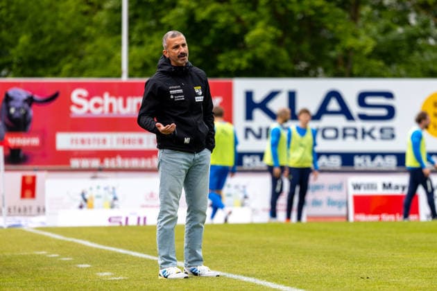 Murat Isik TSG Balingen, Head Coach looks disappointed, looks disappointed, disappointed, negative emotions TSG Balingen vs FC Astoria Walldorf, Soccer Oberliga, Season 2025 2026, 16 05 26 TSG Balingen vs FC Astoria Walldorf, Soccer, Regionalliga Suedwest, Matchday 34, Season 2025 2026, 16 05 26 Villingen Copyright: xEibner-Pressefoto KirstenxJägerx