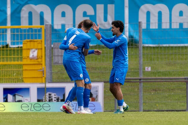 Tilmann Jahn FC Astoria Walldorf, 18 left Dennis Egel FC Astoria Walldorf, 04 and Muhammed Yasin Batuhan Zor FC Astoria Walldorf, 37 TSG Balingen vs FC Astoria Walldorf, Soccer Oberliga, Season 2025 2026, 16 05 26 TSG Balingen vs FC Astoria Walldorf, Soccer, Regionalliga Suedwest, Matchday 34, Season 2025 2026, 16 05 26 Villingen Copyright: xEibner-Pressefoto KirstenxJägerx