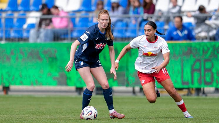 v li Nikee van Dijk TSG, 25 , Lisa Baum RBL, 11 , duel, duel, tackle, tackling, dynamics, action, action, 17 05 2026, Sinsheim Hoffenheim Germany , Football, Google Pixel Women Bundesliga, TSG 1899 Hoffenheim RB Leipzig, DFB DFL REGULATIONS PROHIBIT ANY USE OF PHOTOGRAPHS AS IMAGE SEQUENCES AND OR QUASI VIDEO xozx