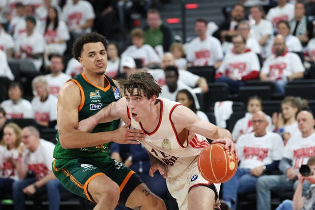 Justinian Jessup FC Bayern Basketball, 10 with ball with Nolan Adekunle Vet Concept Gladiators Trier, 22 , GER, FC Bayern Basketball vs Vet Concept Gladiators Trier, Basketball, easycredit Basketball Bundesliga, Playoffs, Quarterfinals Season 2025 2026, 17 05 2026, GER, FC Bayern Basketball vs Vet Concept Gladiators Trier, Basketball, easycredit Basketball Bundesliga, Playoffs, Quarterfinals Season 2025 2026, 17 05 2026 Muenchen Copyright: xEibner-Pressefoto JennixMaulx EP_JML