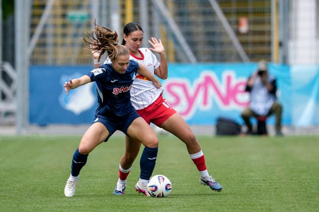 v li Jamilla Sofia Rankin TSG, 5 , Lisa Baum RBL, 11 , duel, duel, tackle, tackling, dynamics, action, action, 17 05 2026, Sinsheim Hoffenheim Germany , Football, Google Pixel Women Bundesliga, TSG 1899 Hoffenheim RB Leipzig, DFB DFL REGULATIONS PROHIBIT ANY USE OF PHOTOGRAPHS AS IMAGE SEQUENCES AND OR QUASI VIDEO xozx