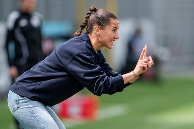 Eva Maria Virsinger Head Coach, Coach, TSG , gives instructions, gestures, gesticulates with arms, single image, single photo, action, action, 17 05 2026, Sinsheim Hoffenheim Germany , Football, Google Pixel Women Bundesliga, TSG 1899 Hoffenheim RB Leipzig, DFB DFL REGULATIONS PROHIBIT ANY USE OF PHOTOGRAPHS AS IMAGE SEQUENCES AND OR QUASI VIDEO xozx