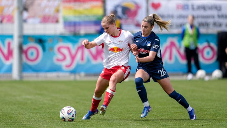 v li Emilia Asgeirsdottir RBL, 8 , Janna Grimm TSG, 26 , duel, duel, tackle, tackling, dynamics, action, action, 17 05 2026, Sinsheim Hoffenheim Germany , Football, Google Pixel Women Bundesliga, TSG 1899 Hoffenheim RB Leipzig, DFB DFL REGULATIONS PROHIBIT ANY USE OF PHOTOGRAPHS AS IMAGE SEQUENCES AND OR QUASI VIDEO xozx