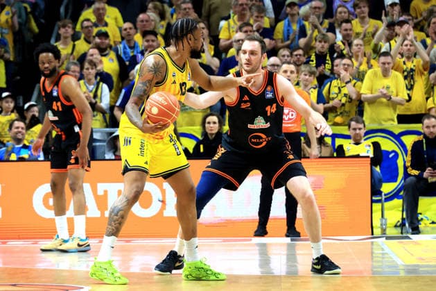 DEU, easyCredit BBL, ALBA vs Rasta Vechta, 17 05 2026, Uber Arena, Berlin, DEU, easyCredit BBL, ALBA vs Rasta Vechta, in the picture J Wan Roberts ALBA Berlin 13 , Philipp Herkenhoff RASTA Vechta 14 nordphotoxGmbHx xEngler nph00076