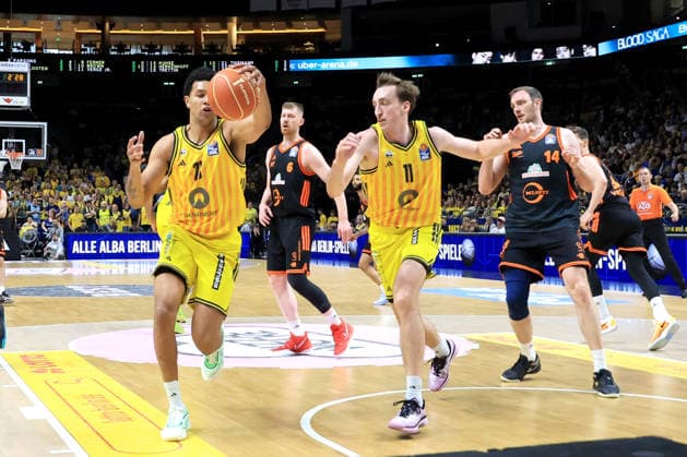 DEU, easyCredit BBL, ALBA vs Rasta Vechta 17 05 2026, Uber Arena, Berlin, DEU, easyCredit BBL, ALBA vs Rasta Vechta in the picture Michael Rataj ALBA Berlin 21 , Moses Wood ALBA Berlin 11 , Luc van Slooten RASTA Vechta 6 , Philipp Herkenhoff RASTA Vechta 14 nordphotoxGmbHx xEngler nph00076