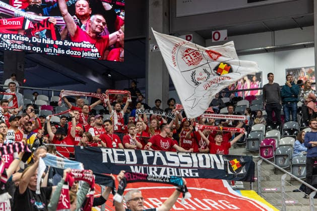 The fans of Fitness First Wuerzburg before the match Telekom Baskets Bonn vs Fitness First Wuerzburg Baskets, Basketball, easy Credit BBL, Playoffs, Quarterfinals, Matchday 2, 2025 2026, 18 05 2026 Telekom Baskets Bonn vs Fitness First Wuerzburg Baskets, Basketball, easy Credit BBL, Playoffs, Quarterfinals, Matchday 2, 2025 2026, 18 05 2026 Bonn Copyright: xEibner-Pressefoto GerhardxWingenderx EP_GWR