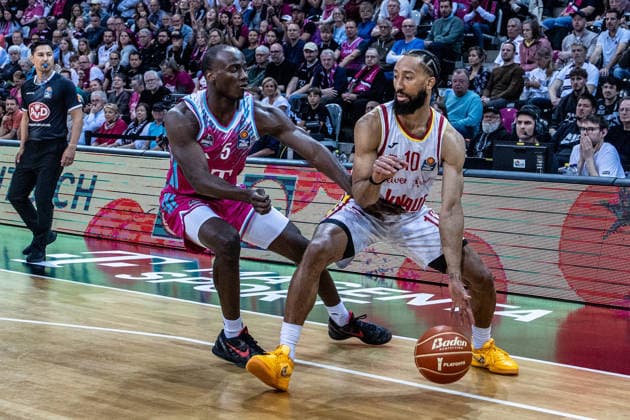 Davion Mintz Fitness First Wuerzburg Baskets, 10 vs Tylan Birts Telekom Baskets Bonn, 05 Telekom Baskets Bonn vs Fitness First Wuerzburg Baskets, Basketball, easy Credit BBL, Playoffs, Quarterfinals, Matchday 2, 2025 2026, 18 05 2026 Telekom Baskets Bonn vs Fitness First Wuerzburg Baskets, Basketball, easy Credit BBL, Playoffs, Quarterfinals, Matchday 2, 2025 2026, 18 05 2026 Bonn Copyright: xEibner-Pressefoto GerhardxWingenderx EP_GWR