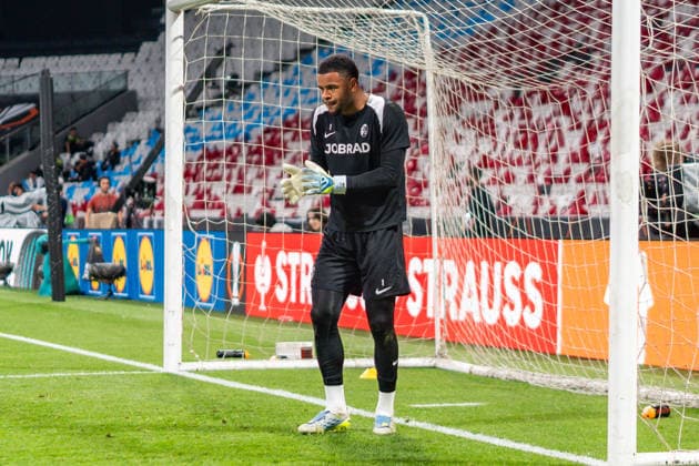 19 05 2026, SC Freiburg vs Aston Villa, UEFA Europa League, Final Matchday 1 Besiktas Square, Besiktas Park, Stadium, Fan festival, Fan Fest, Fans Freiburg Aston Villa, Trophy, Uefa Cup League Trophy, Istanbul 2026 Final Final Training Final Training SC Freiburg in Vodafone Park, Noah Atubolu Copyright: xBahhoxKarax
