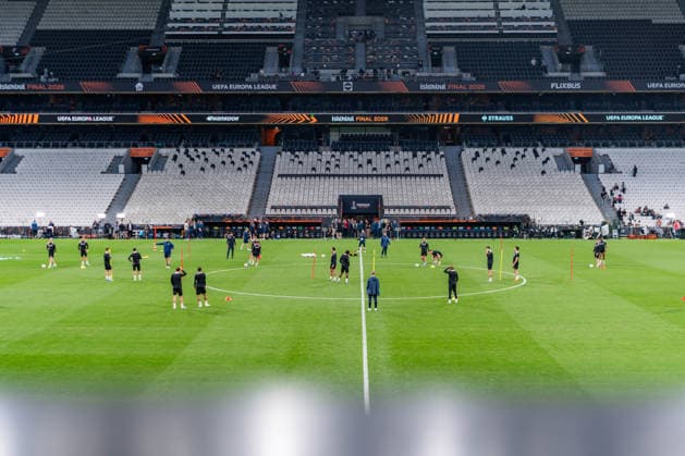 19 05 2026, SC Freiburg vs Aston Villa, UEFA Europa League, Final Matchday 1 Besiktas Square, Besiktas Park, Stadium, Fan festival, Fan Fest, Fans Freiburg Aston Villa, Trophy, Uefa Cup League Trophy, Istanbul 2026 Final Final Final Training Final Training SC Freiburg in Vodafone Park Copyright: xBahhoxKarax