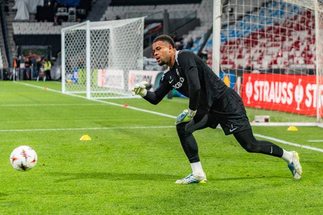19 05 2026, SC Freiburg vs Aston Villa, UEFA Europa League, Final Matchday 1 Besiktas Square, Besiktas Park, Stadium, Fan festival, Fan Fest, Fans Freiburg Aston Villa, Trophy, Uefa Cup League Trophy, Istanbul 2026 Final Final Training Final Training SC Freiburg in Vodafone Park, Noah Atubolu Copyright: xBahhoxKarax