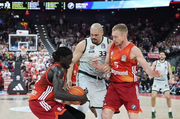 Maik Zirbes Vet Concept Gladiators Trier, 33 with Wenyen Gabriel FC Bayern Basketball, 32 and Niels Giffey FC Bayern Basketball, 05 , GER, FC Bayern Basketball vs Vet Concept Gladiators Trier, Basketball, easycredit Basketball Bundesliga, Playoffs, Quarterfinals, 2025 2026 season, 19 05 2026, GER, FC Bayern Basketball vs Vet Concept Gladiators Trier, Basketball, easycredit Basketball Bundesliga, Playoffs, Quarterfinals, 2025 2026 season, 19 05 2026 Munich Copyright: xEibner-Pressefoto JennixMaulx EP_JML