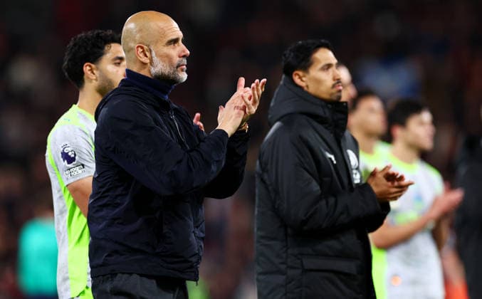 Manchester City Manager Pep Guardiola with his players at full time. AFC Bournemouth v Manchester City, Premier League, Football, Vitality Stadium, Bournemouth, UK - 19 May 2026Bournemouth Vitality Stadium United Kingdom EDITORIAL USE ONLY No use with unauthorised audio, video, data, fixture lists, club league logos or live services. Online in-match use limited to 120 images, no video emulation. No use in betting, games or single club league player publications. Copyright: xJamesxMarsh Shutterstockx 16881288bp