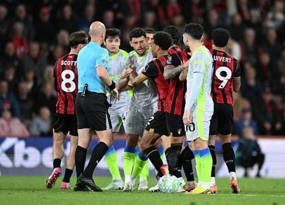 Players of both sides argue - AFC Bournemouth v Manchester City, Premier League, Vitality Stadium, Bournemouth, UK - 19th May 2026 Editorial Use Only - DataCo restrictions apply, No free usage or syndication, standard fees apply. AFC Bournemouth v Manchester City, Premier League, Football, Vitality Stadium, Bournemouth, UK - 19 May 2026Bournemouth Vitality Stadium United Kingdom EDITORIAL USE ONLY No use with unauthorised audio, video, data, fixture lists, club league logos or live services. Online in-match use limited to 120 images, no video emulation. No use in betting, games or single club league player publications. Copyright: xMDI Shutterstockx 16878204bo