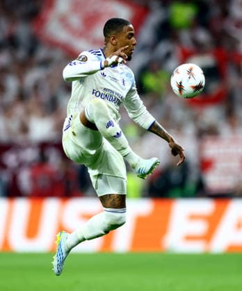 Ezri Konsa of Aston Villa. SC Freiburg v Aston Villa, UEFA Europa League, Final, Football, Besiktas Park, Istanbul, Turkiye - 20 May 2026Istanbul Besiktas Park United Kingdom EDITORIAL USE ONLY No use with unauthorised audio, video, data, fixture lists, club league logos or live services. Online in-match use limited to 120 images, no video emulation. No use in betting, games or single club league player publications. Copyright: xJamesxMarsh Shutterstockx 16883157iz