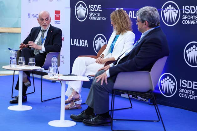 May 21, 2026, Madrid, Madrid, Spain: Javier Tebas, president of LaLiga, Cristina Villasante, a member of Ecija, and Juan Fernandez Tamames, a lawyer and secretary of the Criminal Compliance Committee at Telefonica Spain, are participating in a discussion on â€oeTechnology, Piracy, and Artificial Intelligence in Sports†during the ISDE Sports Convention at the Official College of Architects of Madrid on May 21, 2026, in Madrid, Spain. Madrid Spain - ZUMAa181 20260521_zaa_a181_001 Copyright: xIrinaxR.xHipolitox