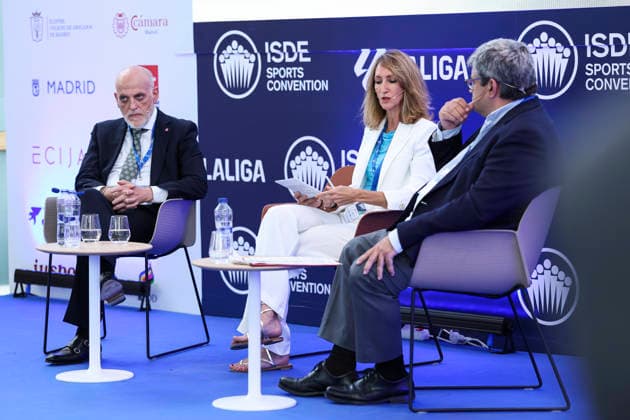 May 21, 2026, Madrid, Madrid, Spain: Javier Tebas, president of LaLiga, Cristina Villasante, a member of Ecija, and Juan Fernandez Tamames, a lawyer and secretary of the Criminal Compliance Committee at Telefonica Spain, are participating in a discussion on â€oeTechnology, Piracy, and Artificial Intelligence in Sports†during the ISDE Sports Convention at the Official College of Architects of Madrid on May 21, 2026, in Madrid, Spain. ISDE Sports Convention - â€oeTechnology, Piracy, And Artificial Intelligence In Sports†- ZUMAa181 20260521_zaa_a181_014 Copyright: xIrinaxR.xHipolitox
