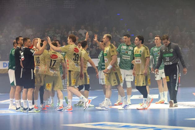 DEU, DHB, 1 HBL, Fuechse Berlin vs Hannover Burgdorf, 21 05 2026, Max Schmeling Halle, Berlin, DEU, DHB, 1 HBL, Fuechse Berlin vs Hannover Burgdorf, in the picture Hannover Burgdorf players circle nordphotoxGmbHx xEngler nph00076