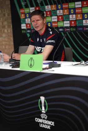 . - Crystal Palace FC UEFA Conference League Final Media Open Day, Crystal Palace Training Session & press conference, PK, Pressekonferenz UEFA Conference League, Crystal Palace FC Training Ground, London, England, 21st May 2026. Daniel Weir Crystal Pix Oliver Glasner manager of Crystal Palace talks to the media in his press conference during the UEFA Conference League Final 2026 Media Day at the Crystal Palace FC Training ground, London. - Crystal Palace FC UEFA Conference League Final Media Open Day, Crystal Palace Training Session & Press Conference, UEFA Conference League, Crystal Palace FC Training Ground, London, England, 21st May 2026. Daniel Weir Crystal Pix London Crystal Palace FC Training Ground England Copyright: xDanielxWeirx CP_Crystal_Palace_UEFA_Final_Media_Day_210526_DW26