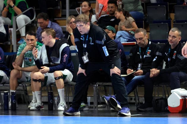 DEU, DHB, 1 HBL, Fuechse Berlin vs Hannover Burgdorf, 21 05 2026, Max Schmeling Halle, Berlin, DEU, DHB, 1 HBL, Fuechse Berlin vs Hannover Burgdorf, in the picture head coach Nicolej Krickau Fuechse Berlin , Fuechse players bench nordphotoxGmbHx xEngler nph00076