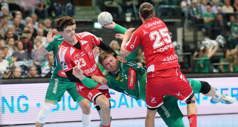 Leipzig, 21 05 2026, Arena Leipzig, Handball, Bundesliga, 32 Matchday , SC DHfK Leipzig vs MT Melsungen , Pictured from left Marti Soler 23, Melsungen , Franz Semper 32, Leipzig , Olle Forsell Schefvert 25, Melsungen , For editorial use only , DHB HBL regulations prohibit any use of photographs as image sequences and or quasi video ,
