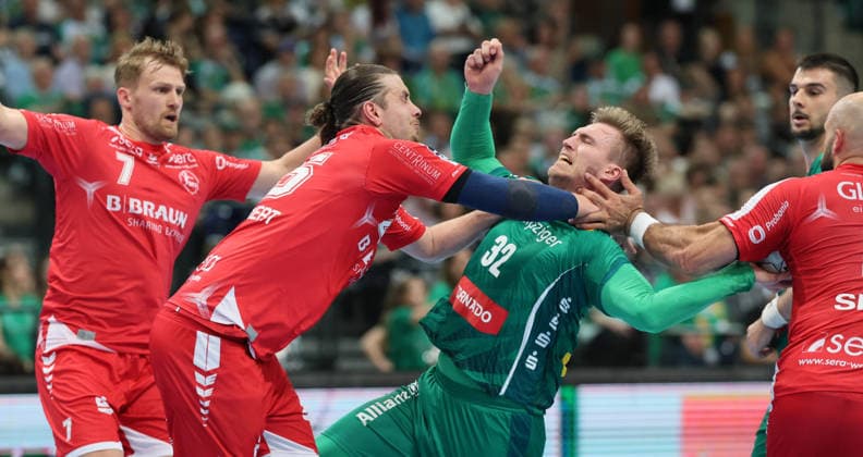 Leipzig, 21 05 2026, Arena Leipzig, Handball, Bundesliga, 32 Matchday , SC DHfK Leipzig vs MT Melsungen , Pictured from left David Mandic 7, Melsungen , Olle Forsell Schefvert 25, Melsungen , Franz Semper 32, Leipzig , For editorial use only Only editorial use , DHB HBL regulations prohibit any use of photographs as image sequences and or quasi video ,