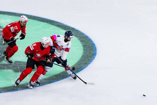 ZURICH, SWITZERLAND - MAY 21: Liam Kirk (Great Britain, 14), Simon Knak (Switzerland, 8) and Ken Jaeger (Switzerland, 17) during the Preliminary Round - Group A Match 31 between Switzerland and Great Britain at the IIHF Ice hockey, Eishockey World Championship, WM, Weltmeisterschaft 2026, Swiss Life Arena on May 21, 2026 in Zurich, Switzerland. Zurich Switzerland Copyright: xTimoxSteinx
