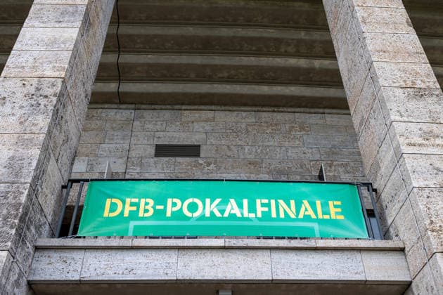 Symbolic image, Banner DFB Pokalfinale GER, Final training and press conference the day before the DFB Pokalfinale, FC Bayern Muenchen vs VfB Stuttgart, Football, Men, DFB Pokal, Final, Season 2025 2026, 22 05 2026, DFL DFB REGULATES PROHIBIT ANY USE OF PHOTOGRAPHS AS IMAGE SEQUENCES AND OR QUASI VIDEO, GER, Final training and press conference on the day before the DFB Cup final, FC Bayern Muenchen vs VfB Stuttgart, Football, Men, DFB Cup, Final, Season 2025 2026, 22 05 2026 Berlin Copyright: xEibner-Pressefoto WolfgangxFrankx EP_WFK