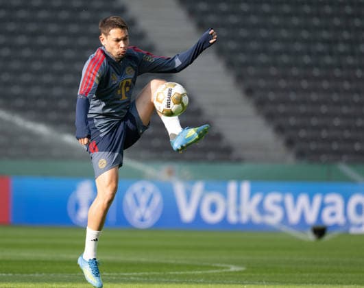Training FC Bayern Muenchen, Raphael Guerreiro FC Bayern Muenchen, 22 GER, Final training and press conference on the day before the DFB Cup final, FC Bayern Muenchen vs VfB Stuttgart, Football, Men, DFB Cup, Final, Season 2025 2026, 22 05 2026, DFL DFB REGULATES PROHIBIT ANY USE OF PHOTOGRAPHS AS IMAGE SEQUENCES AND OR QUASI VIDEO, GER, Final training and press conference on the day before the DFB Cup final, FC Bayern Muenchen vs VfB Stuttgart, Football, Men, DFB Cup, Final, Season 2025 2026, 22 05 2026 Berlin Copyright: xEibner-Pressefoto WolfgangxFrankx EP_WFK
