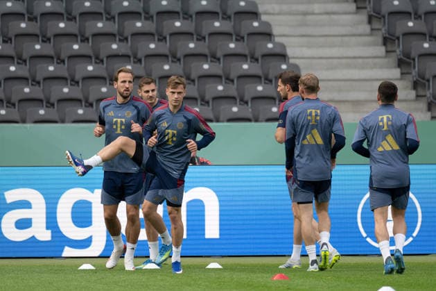Training FC Bayern Muenchen, v li Harry Kane FC Bayern Muenchen, 09 , Joshua Kimmich FC Bayern Muenchen, 06 GER, Final training and press conference on the day before the DFB Cup final, FC Bayern Muenchen vs VfB Stuttgart, Football, Men, DFB Cup, Final, Season 2025 2026, 22 05 2026, DFL DFB REGULATES PROHIBIT ANY USE OF PHOTOGRAPHS AS IMAGE SEQUENCES AND OR QUASI VIDEO, GER, Final training and press conference on the day before the DFB Cup final, FC Bayern Muenchen vs VfB Stuttgart, Football, Men, DFB Cup, Final, Season 2025 2026, 22 05 2026 Berlin Copyright: xEibner-Pressefoto WolfgangxFrankx EP_WFK
