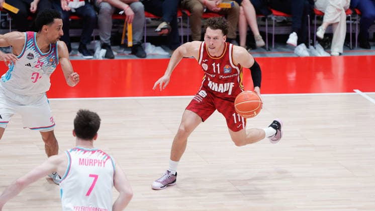 In the picture from left Joel Aminu Telekom Baskets Bonn, 21 against Brae Ivey Wuerzburg Baskets, 11 on the ball 22 05 2026, Basketball, Fitness First Wuerzburg Baskets vs Telekom Baskets Bonn, easyCredit BBL Playoffs, 3 Quarterfinals, Germany, 97072, tectake Arena Wuerzburg, Copyright: HMBxMedia xJulienxBecker