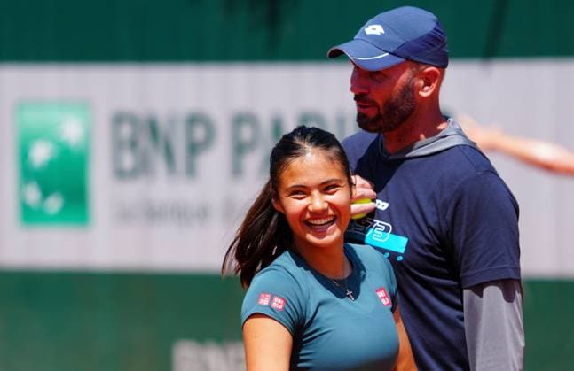 Emma Raducanu practices with coach Andrew Richardson French Open Tennis, Saturday Previews, Qualifying and Practice, Tennis, Roland Garros, Paris, France - 23 May 2026Paris Roland Garros France EDITORIAL USE ONLY No use with unauthorised audio, video, data, fixture lists, club league logos or live services. Online in-match use limited to 120 images, no video emulation. No use in betting, games or single club league player publications. Copyright: xJavierxGarcia Shutterstockx 16887393e