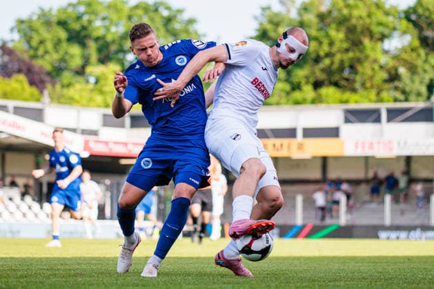 L R Jonathan Riemer SF Lotte, 39 , Alem Japaur SC Verl, 13 in duel GER, SC Verl vs SF Lotte, Football, Westfalenpokal, Final, Season 2025 2026, 23 05 2026 DFL Regulations prohibit any use of photographers as image sequences and or quasi video GER, SC Verl vs SF Lotte, Football, Westfalenpokal, Final, Season 2025 2026, 23 05 2026 Verl Copyright: xEibner-Pressefoto JanxRollingerx EP_JSK