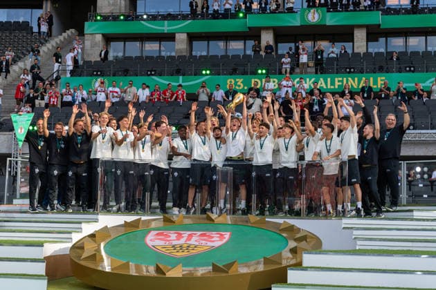 Cup presentation of the U19 VfB Stuttgart Jubel Freude GER, FC Bayern Muenchen vs VfB Stuttgart, Football, Men, DFB Pokal, Final, Season 2025 2026, 23 05 2026, DFL DFB REGULATIONS PROHIBIT ANY USE OF PHOTOGRAPHS AS IMAGE SEQUENCES AND OR QUASI VIDEO, GER, FC Bayern Muenchen vs VfB Stuttgart, Football, Men, DFB Pokal, Final, Season 2025 2026, 23 05 2026 Berlin Copyright: xEibner-Pressefoto WolfgangxFrankx EP_WFK