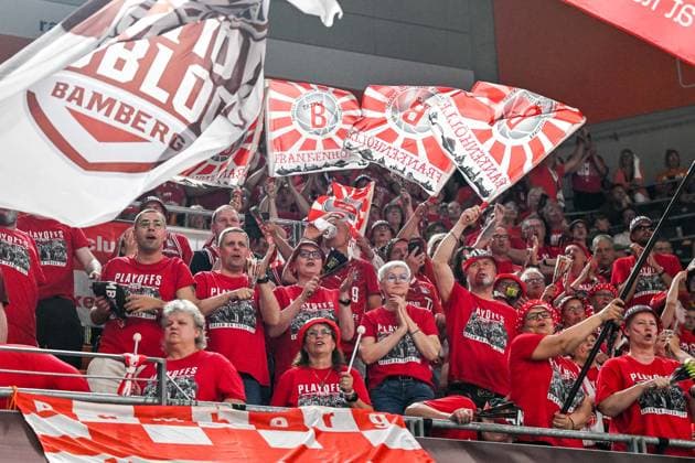 GER, BBL, Playoffs, ratiopharm Ulm vs BMA365 Bamberg Baskets 23 05 2026, ratiopharm arena, Neu Ulm, GER, BBL, Playoffs, ratiopharm Ulm vs BMA365 Bamberg Baskets, in the picture Bamberg fans cheering after the end of the game nordphotoxGmbHx xHafner nph00200