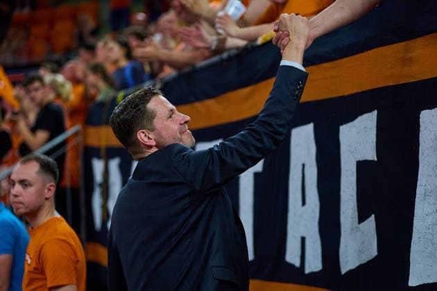 Thorsten Leibenath ratiopharm ulm, Sports Director with the fans GER, ratiopharm ulm vs Bamberg Baskets, Basketball, Playoffs, Quarterfinals, 3 Match, EasyCredit BBL, Season 2025 2026, 23 05 2026 GER, ratiopharm ulm vs Bamberg Baskets, Basketball, Playoffs, Quarterfinals, 3 Match, EasyCredit BBL, Season 2025 2026, 23 05 2026 New Ulm Copyright: xEibner-Pressefoto GeraldxOelze-dexStoppanyx EP_ODS