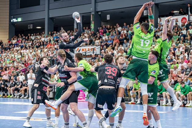 Handball Bundesliga HSG Wetzlar HC Erlangen, 23 05 26 Antonio Metzner HC Erlangen, 27 , Maciej Gebala HC Erlangen, 77 , Tobias Buck HC Erlangen, 39 , Lucca Bialowas HC Erlangen, 95 , Jona Schoch HSG Wetzlar, 22 , Philipp Ahouansou HSG Wetzlar, 19 , Josip Simic HSG Wetzlar, 10 , Justin Müller HSG Wetzlar, 25 Handball Bundesliga HSG Wetzlar HC Erlangen Wetzlar, 23 05 26 Copyright: xBEAUTIFULxSPORTS Roeczeyx
