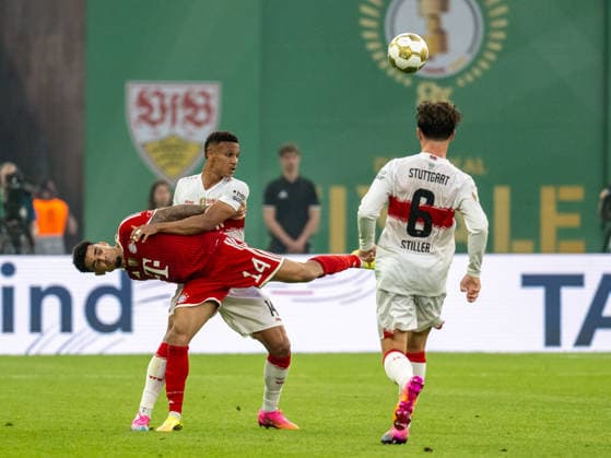 v li in duel Luis Diaz FC Bayern Muenchen, 14 , Luca Jaquez VfB Stuttgart, 14 GER, FC Bayern Muenchen vs VfB Stuttgart, Football, Men, DFB Pokal, Final, Season 2025 2026, 23 05 2026, DFL DFB REGULATES PROHIBIT ANY USE OF PHOTOGRAPHS AS IMAGE SEQUENCES AND OR QUASI VIDEO, GER, FC Bayern Muenchen vs VfB Stuttgart, Football, Men, DFB Cup, Final, Season 2025 2026, 23 05 2026 Berlin Copyright: xEibner-Pressefoto WolfgangxFrankx EP_WFK