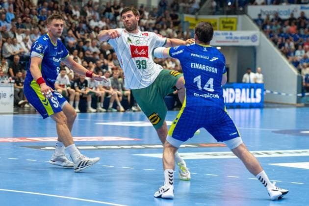 Malte Donker, Backcourt, TSV GWD Minden 39 , Teitur Oern Einarsson, Backcourt, VfL Gummersbach 14 , Å tÄpan Zeman, Circle Winger, VfL Gummersbach 66 , VfL Gummersbach vs TSV GWD Minden, Daikin Handball Bundesliga, Men , Matchday 30, 23 05 2026 Gummersbach NRW Germany Copyright: xkolbert-press MartinxWdziecznyx