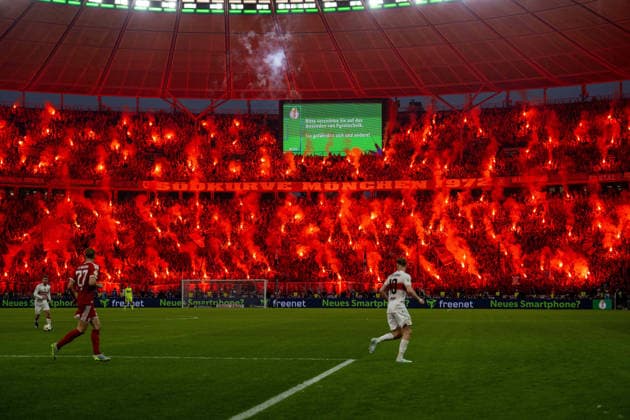 Bengalos, pyrotechnics, smoke rises in Bayern fan block xettx, Germany, Berlin, 23 05 2026, Football, DFB Pokal FC Bayern Muenchen vs VfB Stuttgart, Season 2025 2026, Final, Olympiastadion DFL DFB REGULATIONS PROHIBIT ANY USE OF PHOTOGRAPHS AS IMAGE SEQUENCES AND OR QUASI VIDEO