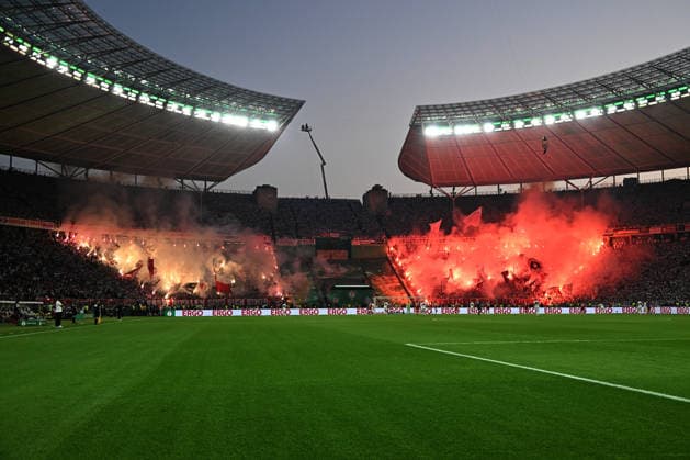 23 05 2026, xsltx, Football DFB Cup Final, FC Bayern Munich VfB Stuttgart v l Fans, Atmosphere, Scarves, Flags, Visitors, Commando Cannstatt, Ultras VfB Stuttgart to end Pyrotechnics, Benglos, Smoke, Fog, Fireworks DFL DFB REGULATIONS PROHIBIT ANY USE OF PHOTOGRAPHS as IMAGE SEQUENCES and or QUASI VIDEO Berlin