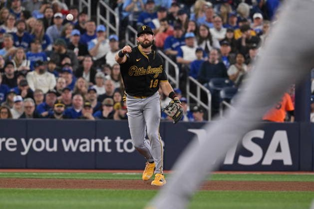 May 23, 2026, Toronto, On, Canada: Pittsburgh Pirates infielder Jared Triolo (19) throws to first bae to put out Toronto Blue Jays Lenyn Sosa, not pictured, during fifth inning MLB, Baseball Herren, USA baseball action in Toronto on Saturday, May 23, 2026. Jared Triolo - ZUMAc35_ 20260523_zaf_c35_135 Copyright: xJonxBlackerx