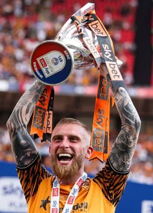 Oliver McBurnie of Hull City lifts the Championship play off trophy Hull City v Middlesbrough, EFL Sky Bet Championship, Play-Off Final, Football, Wembley Stadium, London, UK - 23 May 2026London Wembley Stadium United Kingdom EDITORIAL USE ONLY No use with unauthorised audio, video, data, fixture lists, club league logos or live services. Online in-match use limited to 120 images, no video emulation. No use in betting, games or single club league player publications. Copyright: xKieranxMcManus Shutterstockx 16887313mm