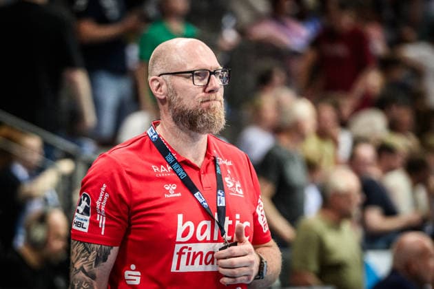 Ales Pajovic Coach Flensburg Handewitt critical view GER, TVB Stuttgart SG Flensburg Handewitt, DAIKIN HBL, Handball, Bundesliga, Matchday 32, Season 2025 2026, 24 05 2026 GER, TVB Stuttgart SG Flensburg Handewitt, DAIKIN HBL, Handball, Bundesliga, Matchday 32, Season 2025 2026, 24 05 2026 Stuttgart Copyright: xSandyxDinkelackerx EP_SDR