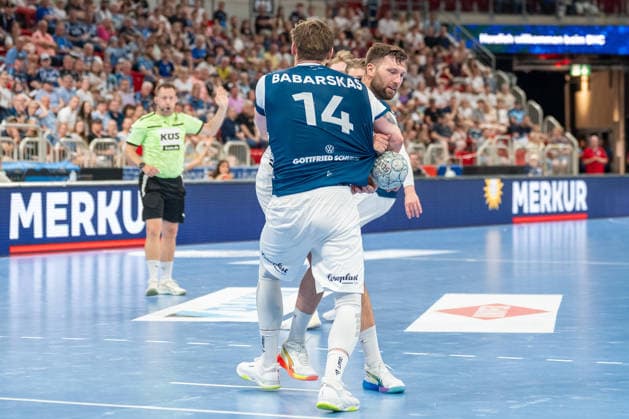 Duel between Gerdas Barbarskas Bergischer HC 06, 14 and Harald Reinkind THW Kiel, 06 Bergischer HC vs THW KIel, Handball, DAIKIN HBL, Matchday 32, Season 2025 2026, 24 05 2026 Bergischer HC vs THW Kiel, Handball, DAIKIN HBL, Matchday 32, Season 2025 2026, 24 05 2026 Duesseldorf Copyright: xEibner-Pressefoto ThomasxHaeslerx EP_THR