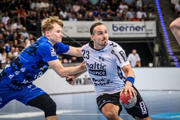 Kent Robin Tonnesen SG Flensburg Handewitt, 23 vs Linus Schmid TVB Stuttgart, 18 GER, TVB Stuttgart SG Flensburg Handewitt, DAIKIN HBL, Handball, Bundesliga, 32 Matchday, Season 2025 2026, 24 05 2026 GER, TVB Stuttgart SG Flensburg Handewitt, DAIKIN HBL, Handball, Bundesliga, 32 Matchday, Season 2025 2026, 24 05 2026 Stuttgart Copyright: xSandyxDinkelackerx EP_SDR